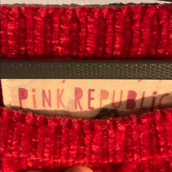 Red knitted sweater - Picture 2 of 3